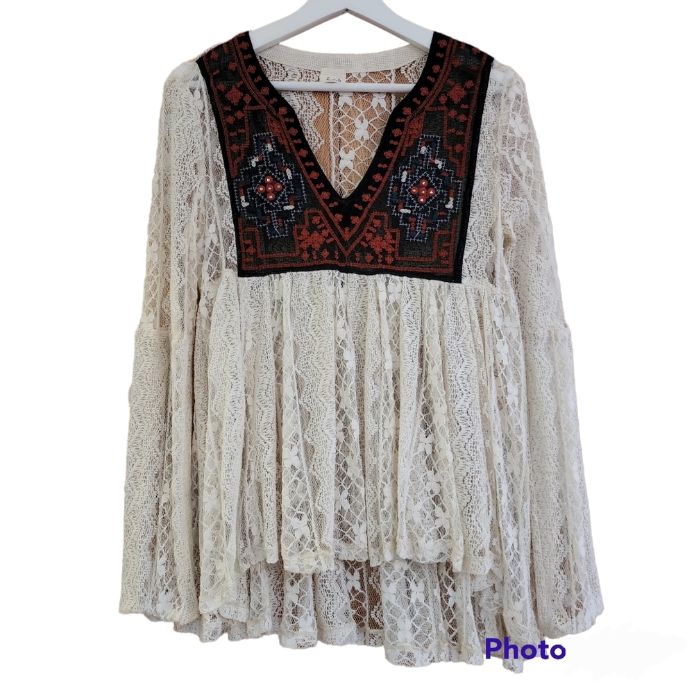 Listicle Womens Lace Sheer Embroidered Boho Top Size Medium